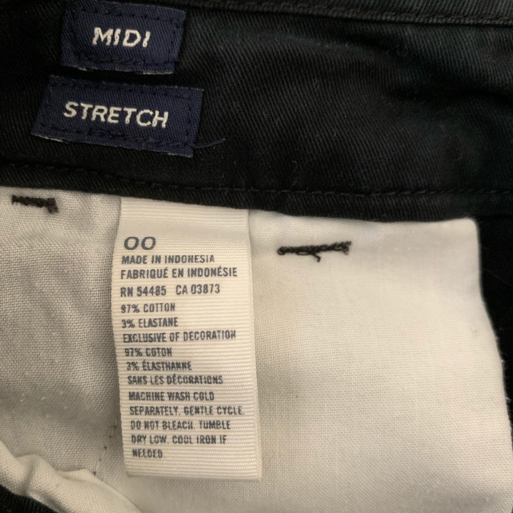 2/$14 or 3/$19👑 American Eagle black khaki shorts - Picture 3 of 4